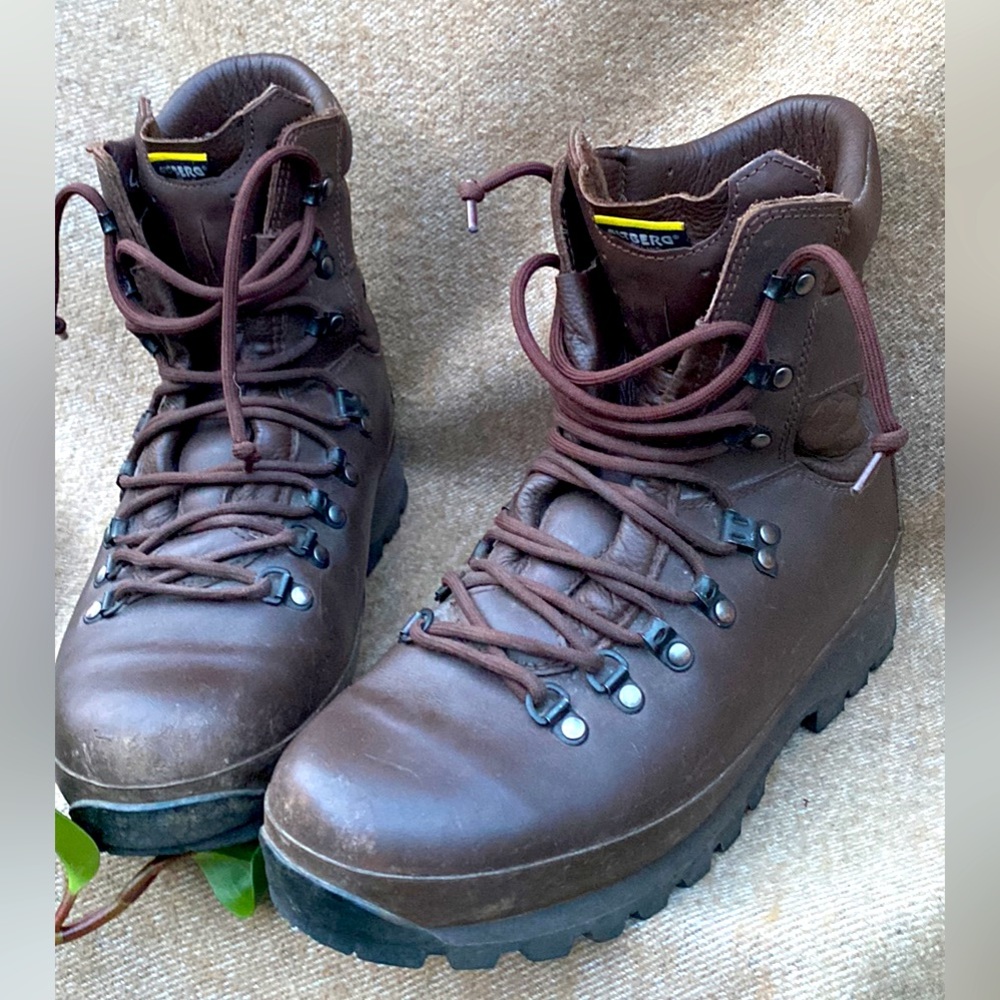 Alt-Berg Defender Combat Boot Men’s Size 8